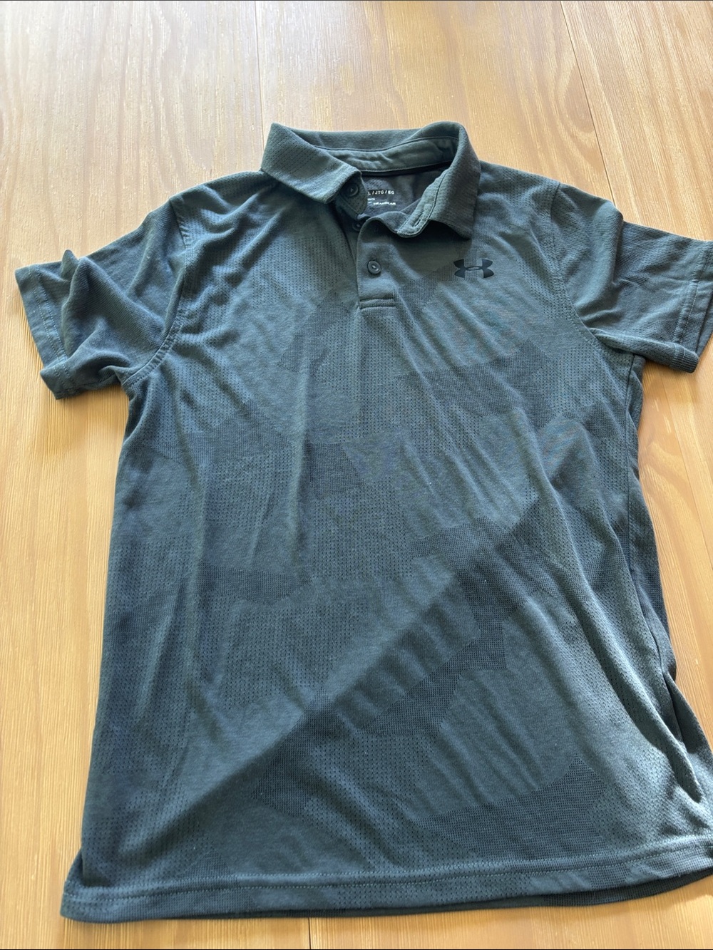 Under Armour Men’s Dark Gray Polo Shirt - Short Sleeve.